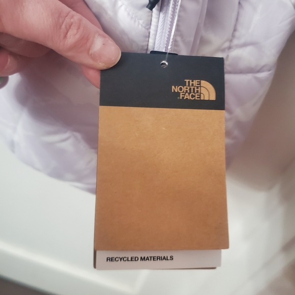 THE NORTH FACE Limited Edition Plus Size (XXL) Lavender Swirl Puffer Jacket - Picture 7 of 12